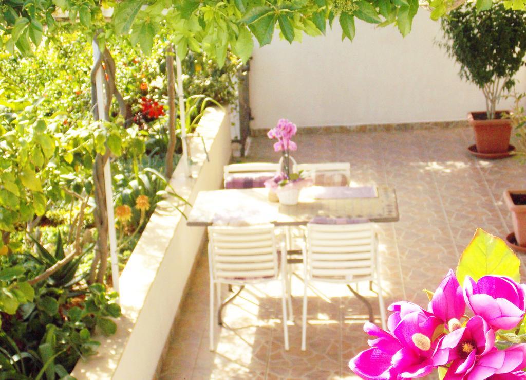 Apartmani Niki Hvar Hvar Town Buitenkant foto